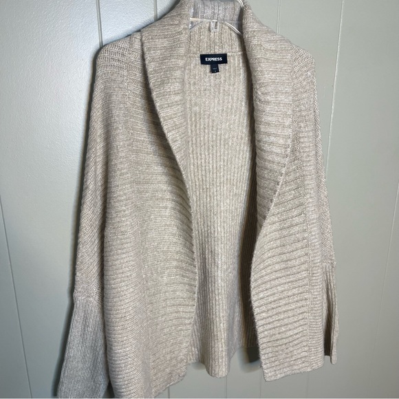 Express knit slouchy cream cardigan size small - Picture 9 of 9